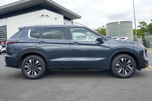 2025 Mitsubishi Outlander LS ZM thumb-4