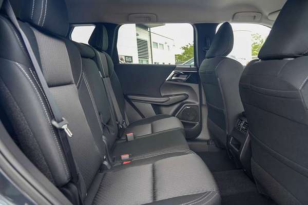 2025 Mitsubishi Outlander LS ZM thumb-8