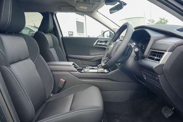 2025 Mitsubishi Outlander LS ZM thumb-9