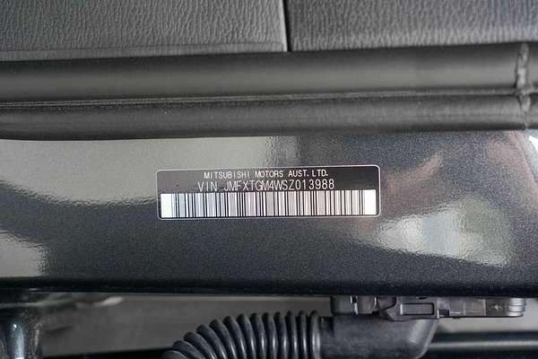 2025 Mitsubishi Outlander LS ZM thumb-20