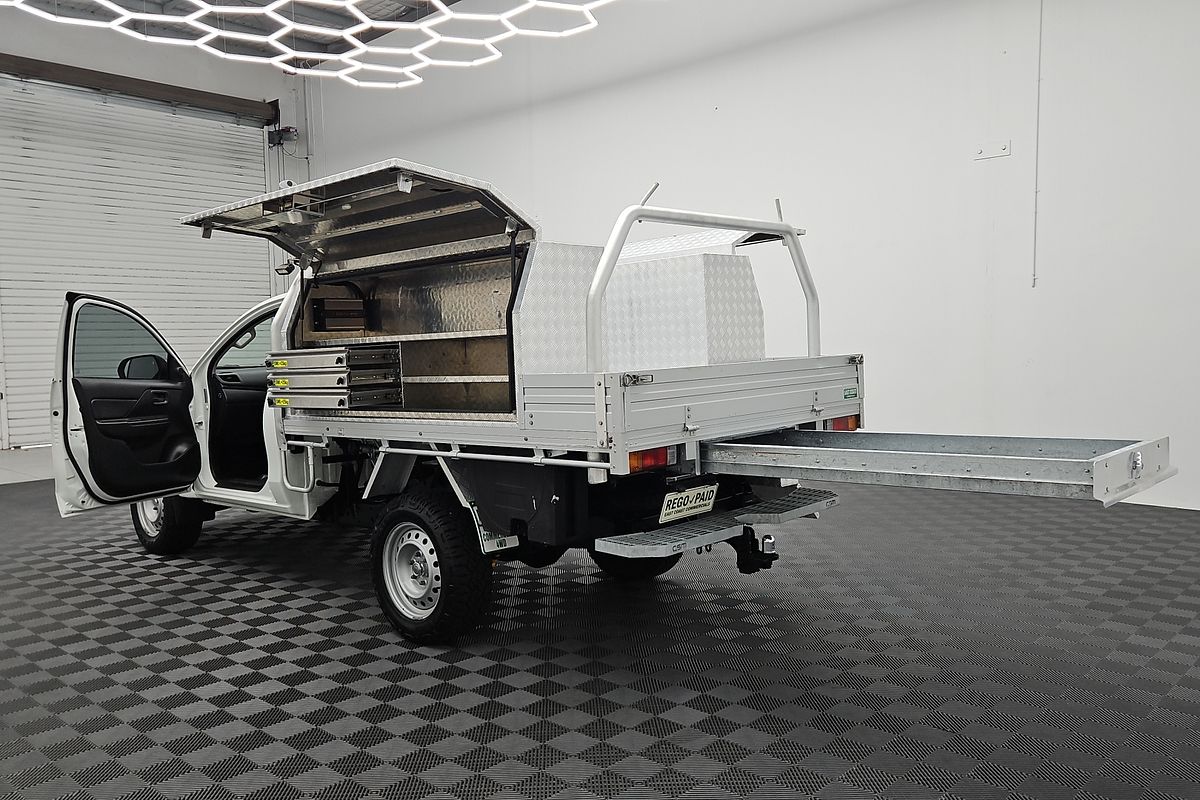 2019 Mitsubishi Triton GLX MR 4X4