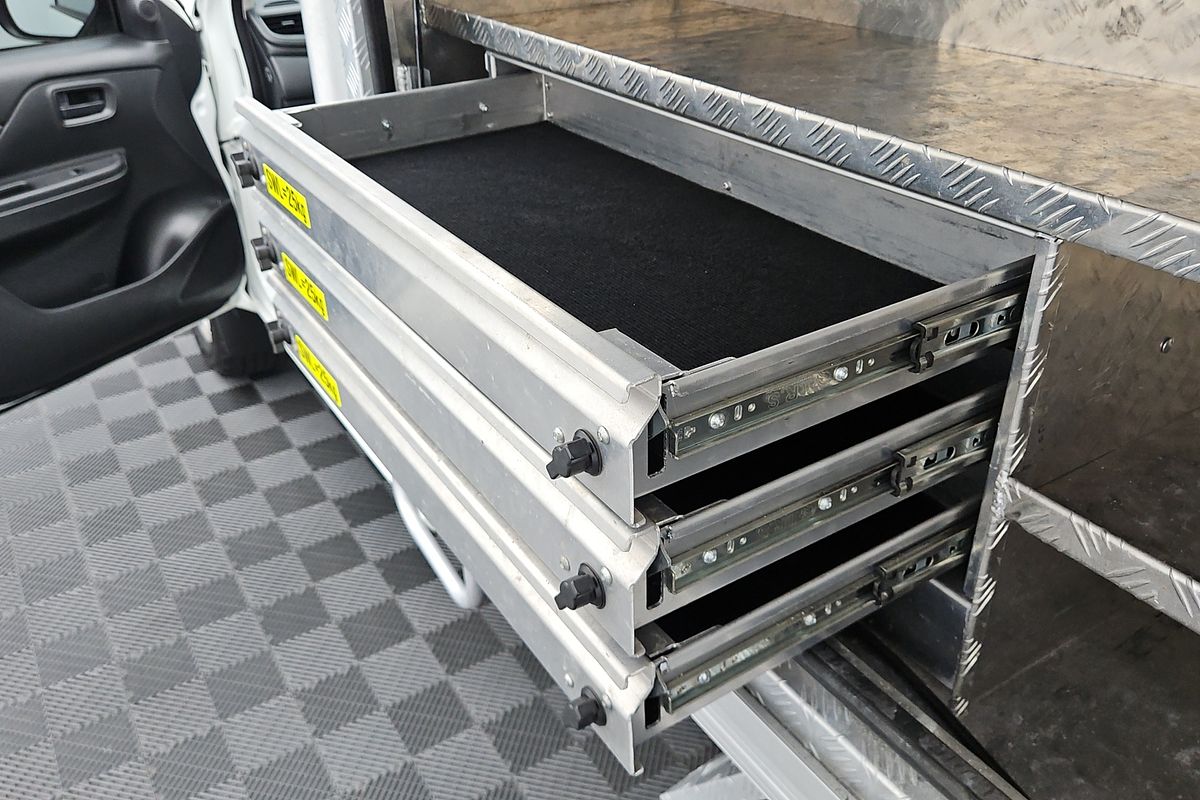 2019 Mitsubishi Triton GLX MR 4X4