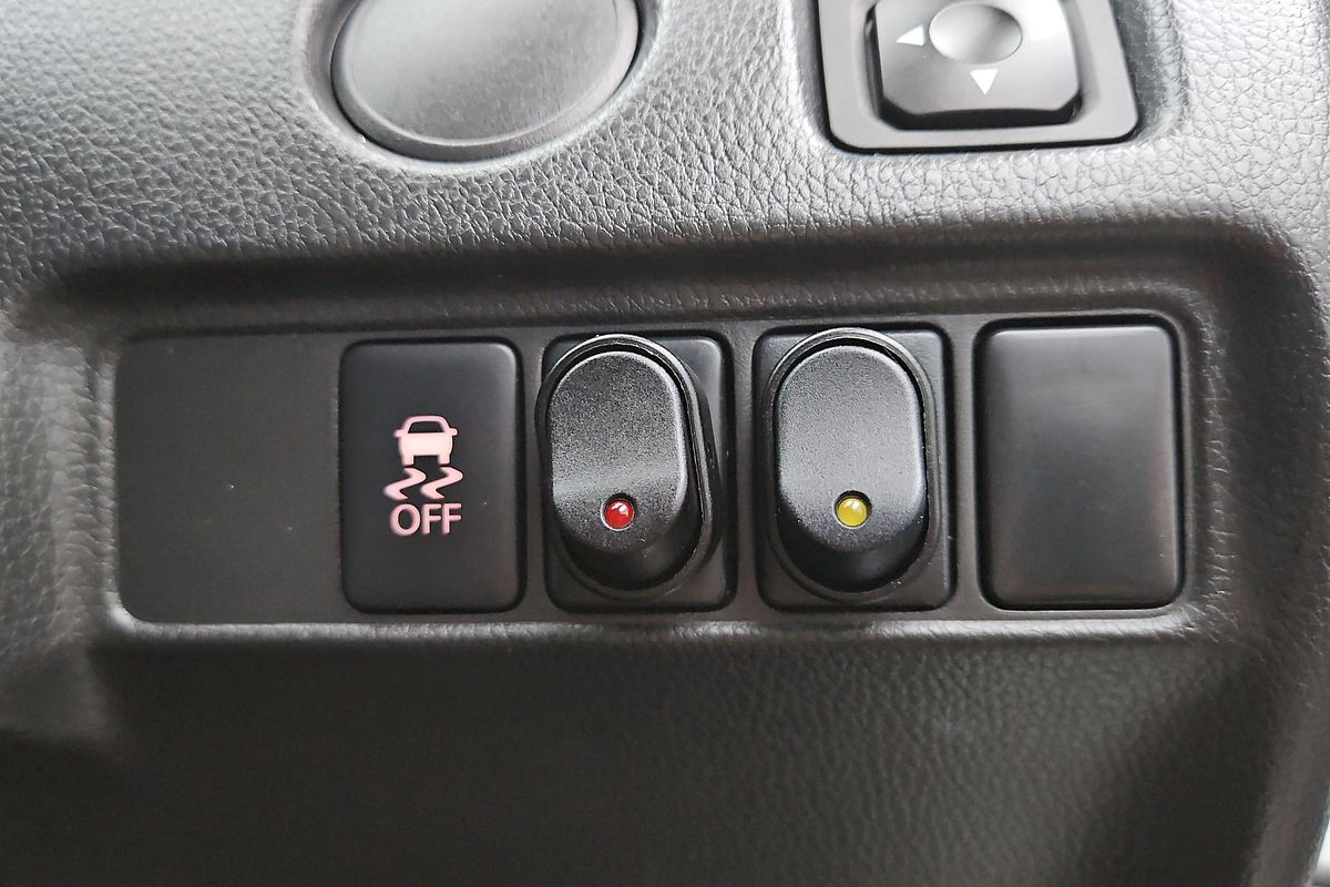 2019 Mitsubishi Triton GLX MR 4X4