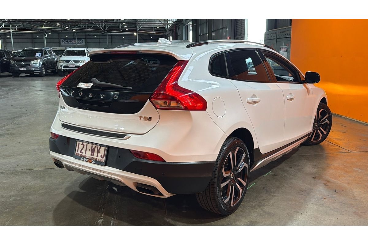 2016 Volvo V40 T4 Luxury