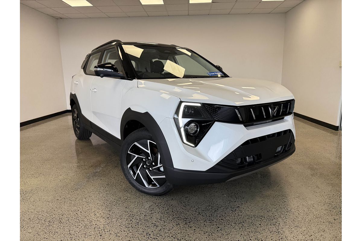 2025 Mahindra XUV3XO AX7L