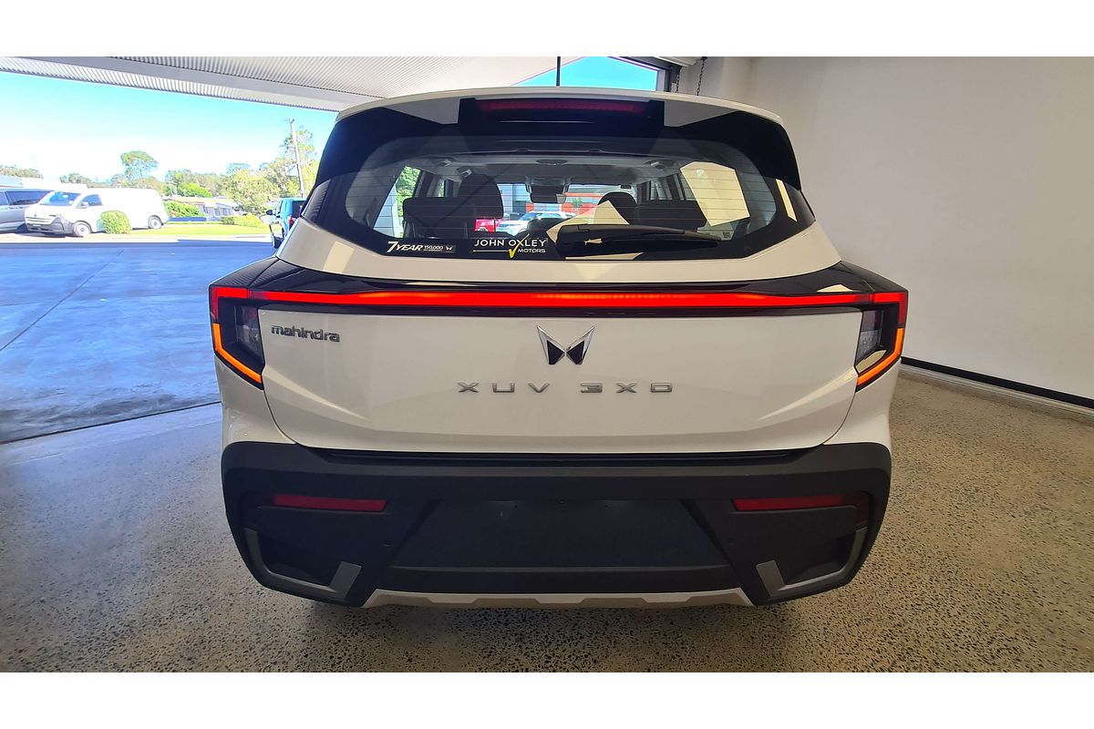 2025 Mahindra XUV3XO AX5L