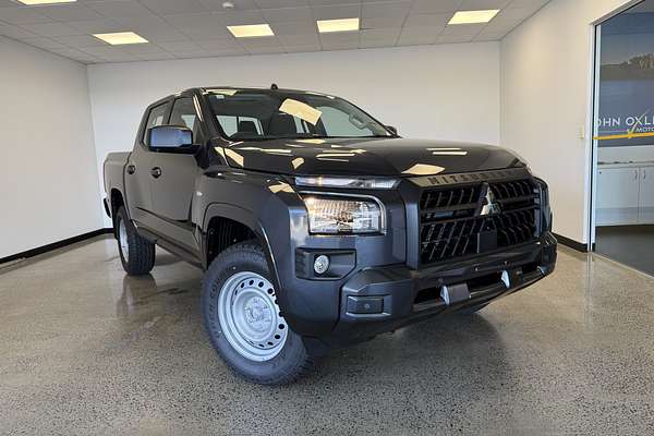 2025 Mitsubishi Triton GLX MV 4X4
