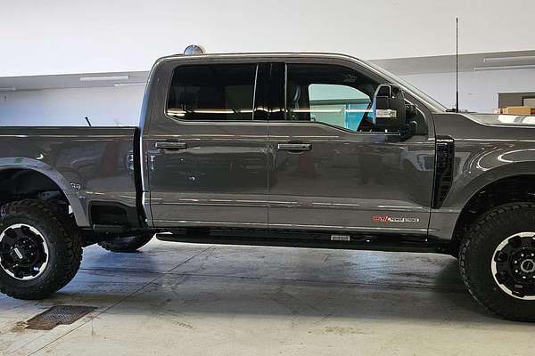 2025 Ford F350 Platinum 4X4