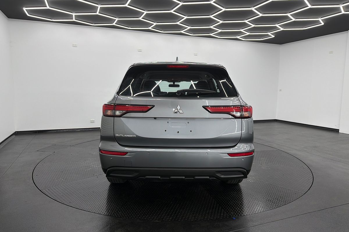 2022 Mitsubishi Outlander ES ZM