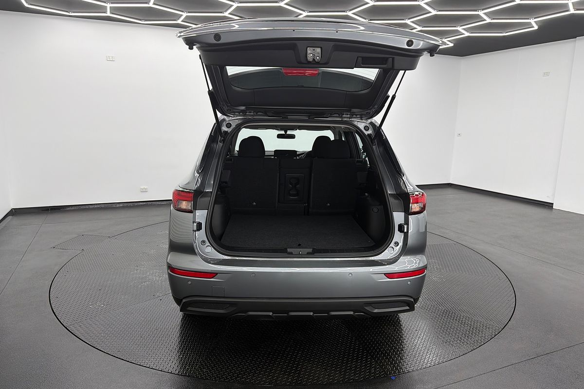 2022 Mitsubishi Outlander ES ZM