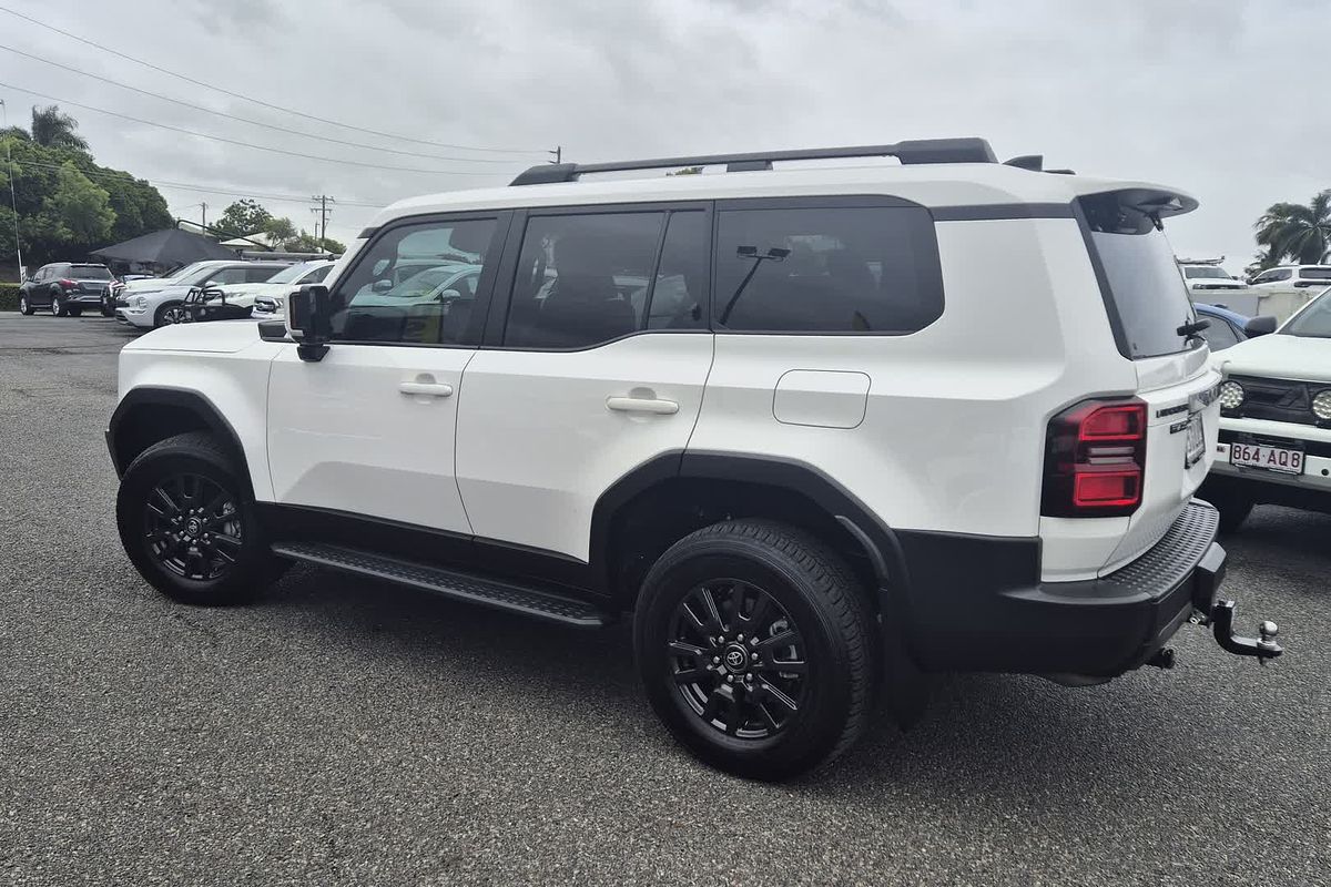 2024 Toyota Landcruiser GXL FJA300R