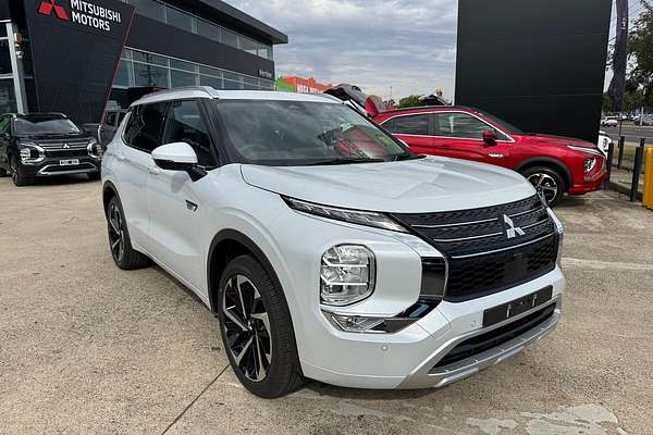 2025 Mitsubishi Outlander PHEV Exceed ZM