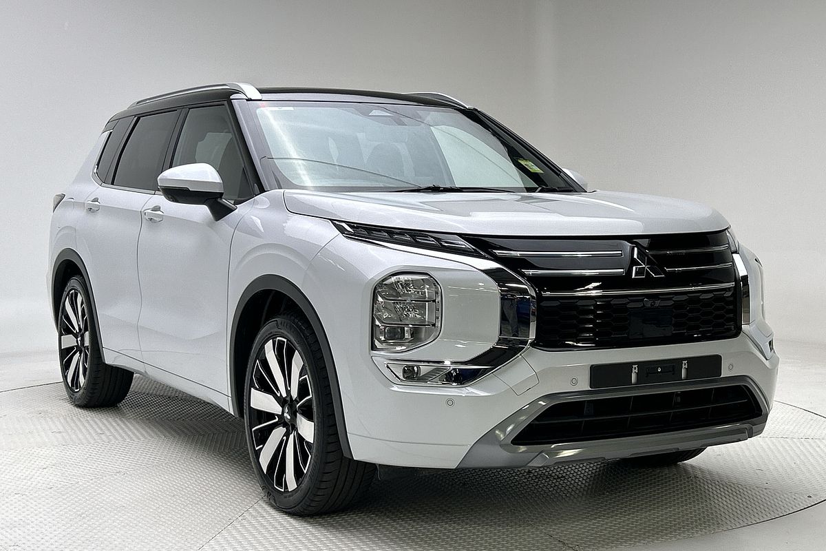 2025 Mitsubishi Outlander Exceed Tourer ZM