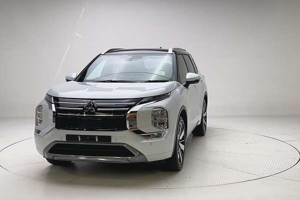 2025 Mitsubishi Outlander Exceed Tourer ZM thumb-2