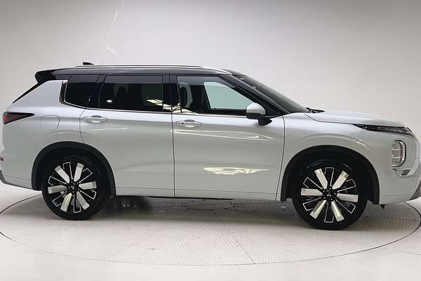 2025 Mitsubishi Outlander Exceed Tourer ZM thumb-8