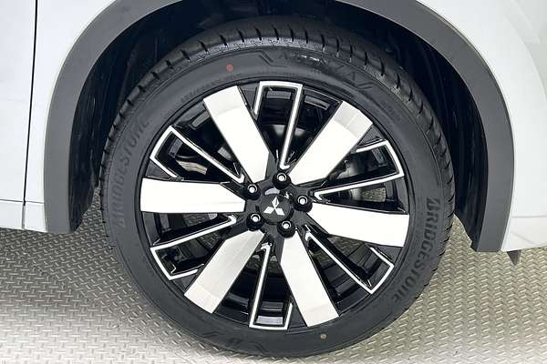 2025 Mitsubishi Outlander Exceed Tourer ZM thumb-9