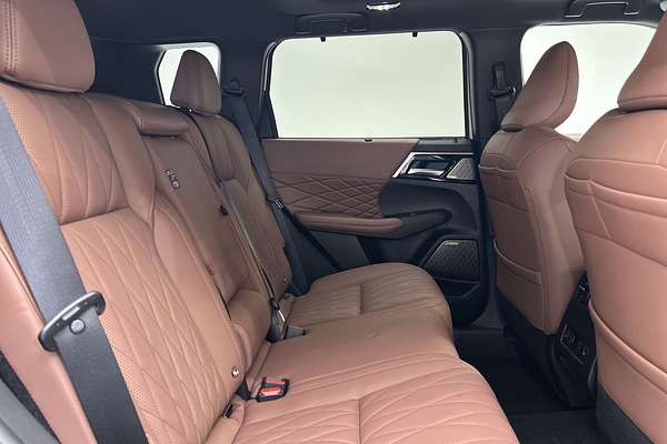 2025 Mitsubishi Outlander Exceed Tourer ZM thumb-11