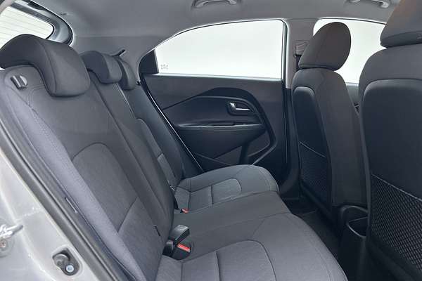 2015 Kia Rio S UB thumb-10