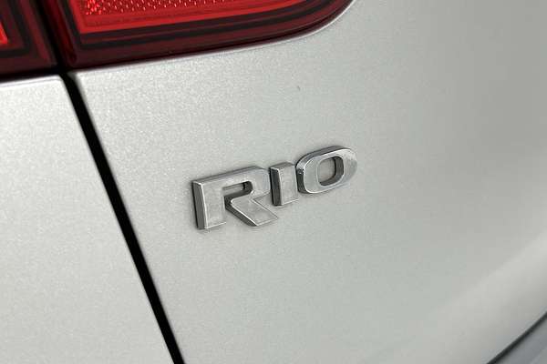 2015 Kia Rio S UB thumb-20