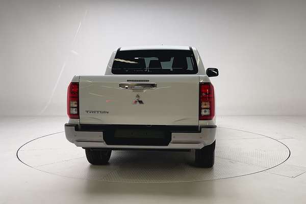 2025 Mitsubishi Triton GLS MV 4X4 thumb-6