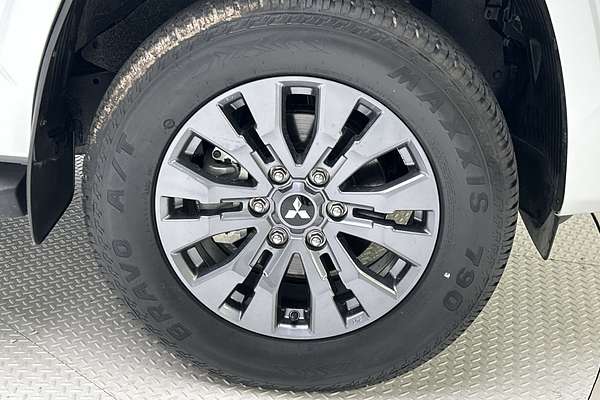 2025 Mitsubishi Triton GLS MV 4X4 thumb-9