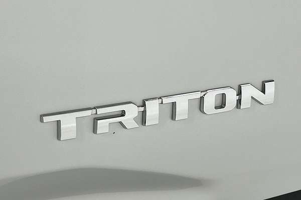 2025 Mitsubishi Triton GLS MV 4X4 thumb-21