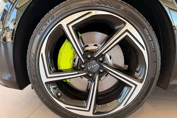 2023 Kia EV6 GT CV thumb-9