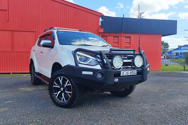 2020 Isuzu MU-X LS-T