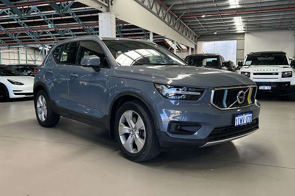 2021 Volvo XC40 T4 Momentum