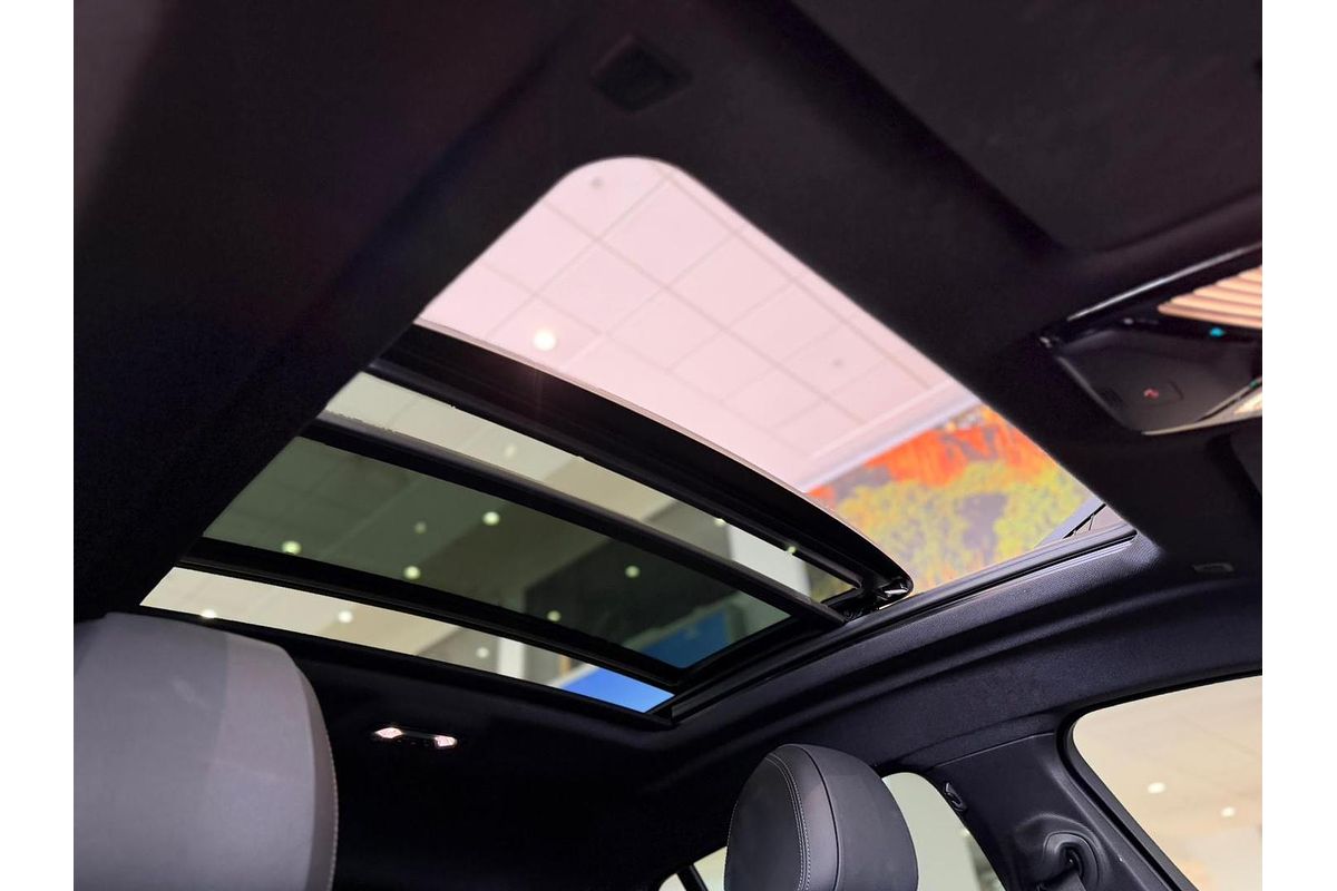 2020 BMW X6 M50i G06