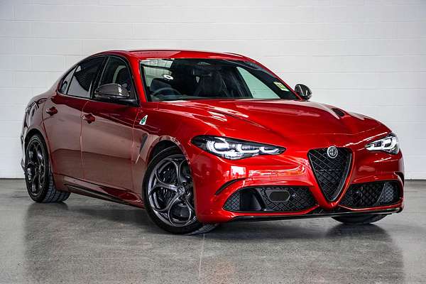 2025 Alfa Romeo Giulia Quadrifoglio Estrema Series 5