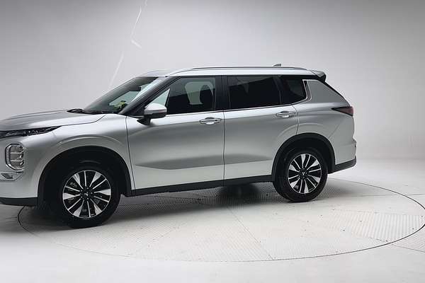 2025 Mitsubishi Outlander LS ZM thumb-3