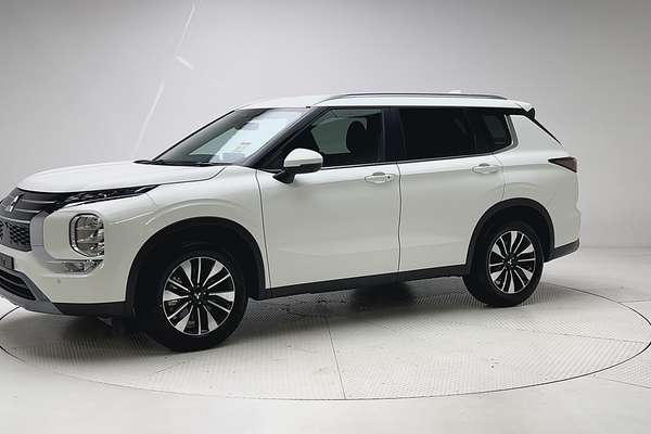 2025 Mitsubishi Outlander LS ZM thumb-3