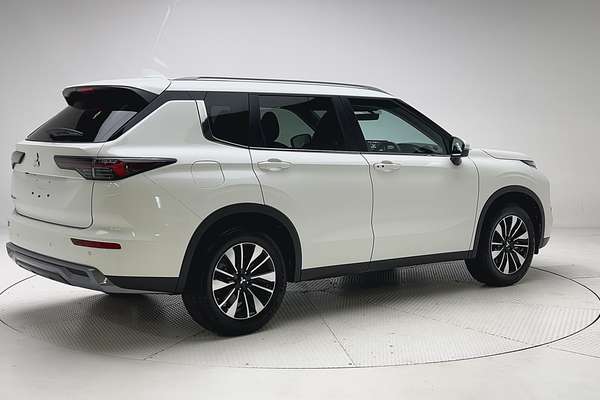 2025 Mitsubishi Outlander LS ZM thumb-7