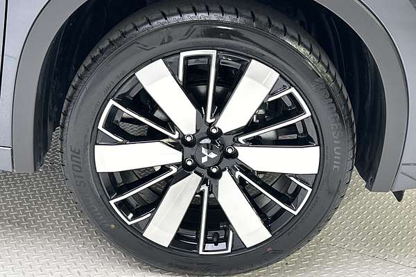 2025 Mitsubishi Outlander Exceed ZM thumb-9