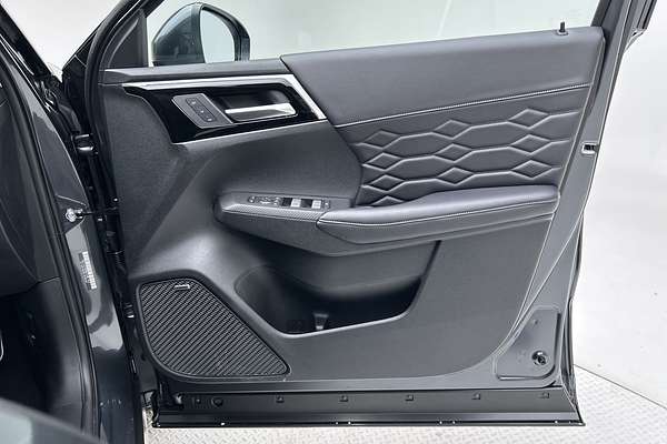 2025 Mitsubishi Outlander Exceed ZM thumb-18