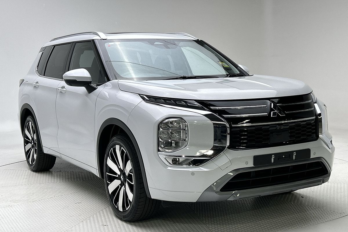 2025 Mitsubishi Outlander Exceed ZM