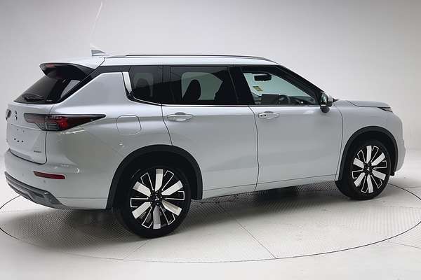 2025 Mitsubishi Outlander Exceed ZM thumb-7
