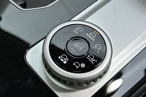 2025 Mitsubishi Outlander Exceed ZM thumb-16