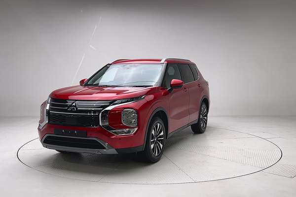 2025 Mitsubishi Outlander LS ZM thumb-2