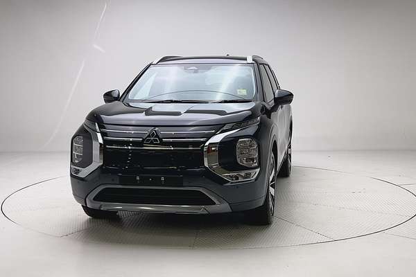 2025 Mitsubishi Outlander Exceed ZM thumb-2