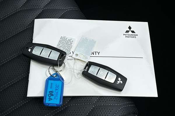 2025 Mitsubishi Outlander Exceed ZM thumb-22