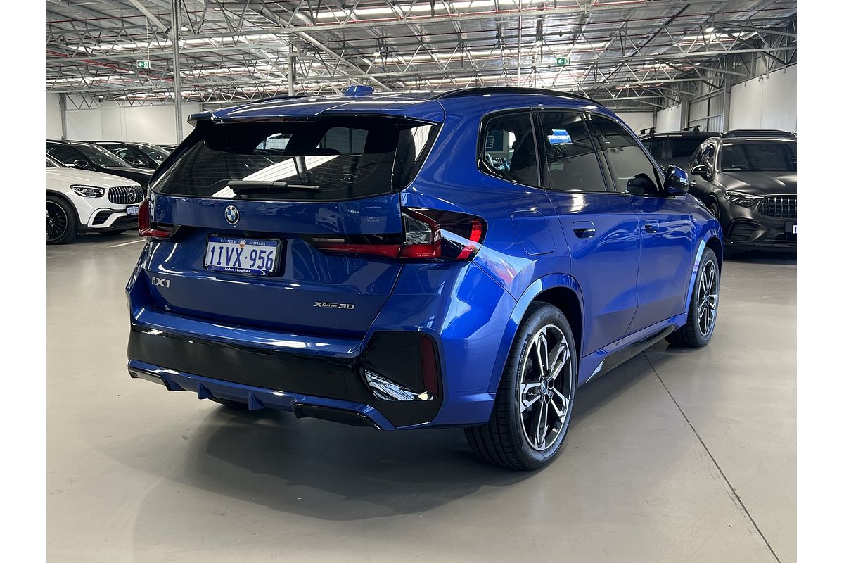 2023 BMW iX1 xDrive30 M Sport U11