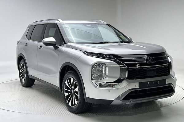 2025 Mitsubishi Outlander LS ZM