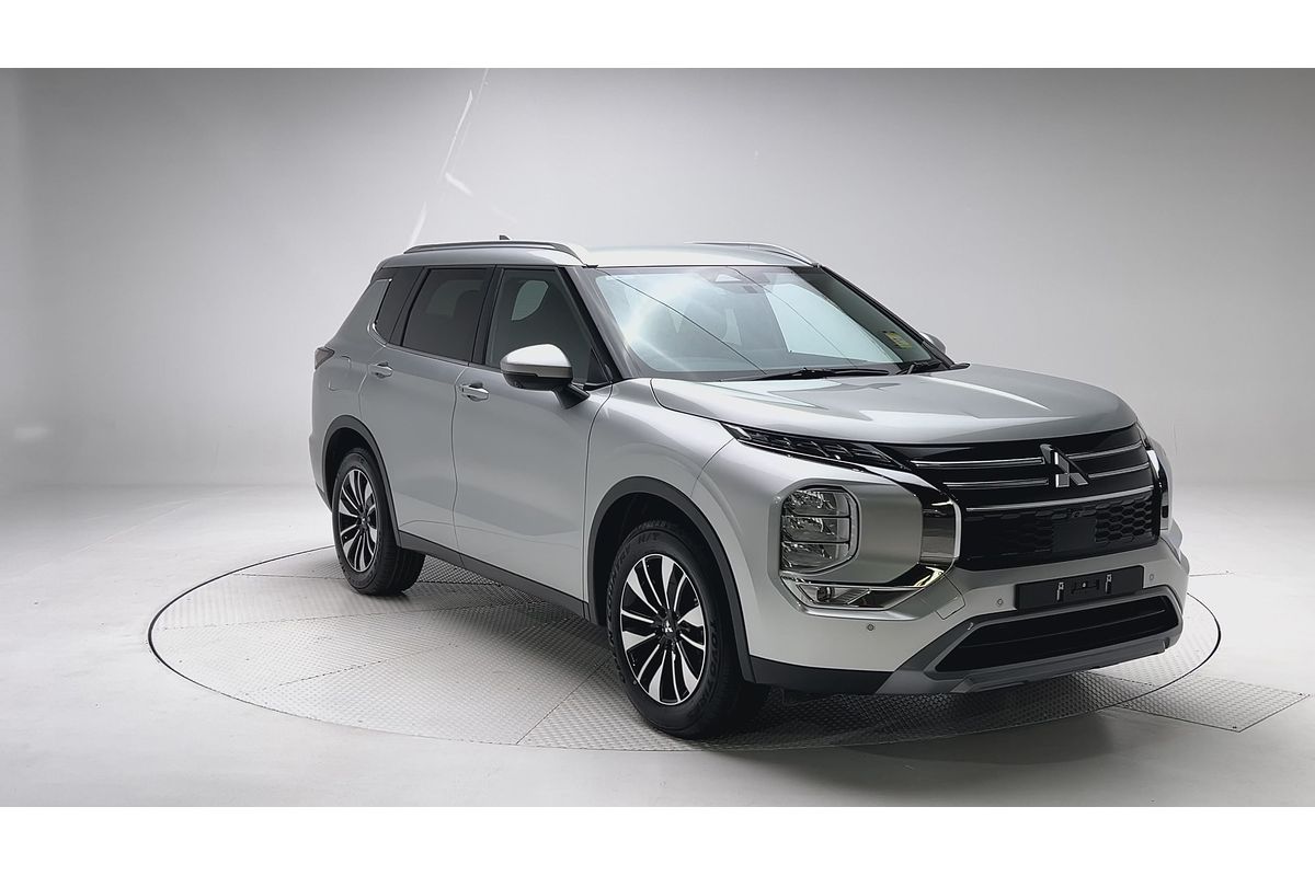 2025 Mitsubishi Outlander LS ZM