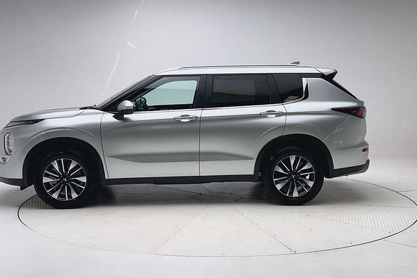 2025 Mitsubishi Outlander LS ZM thumb-4