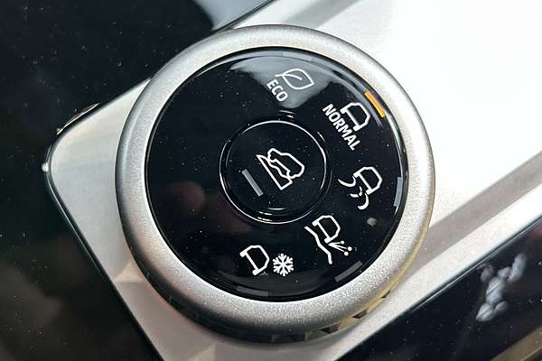 2025 Mitsubishi Outlander LS ZM thumb-16