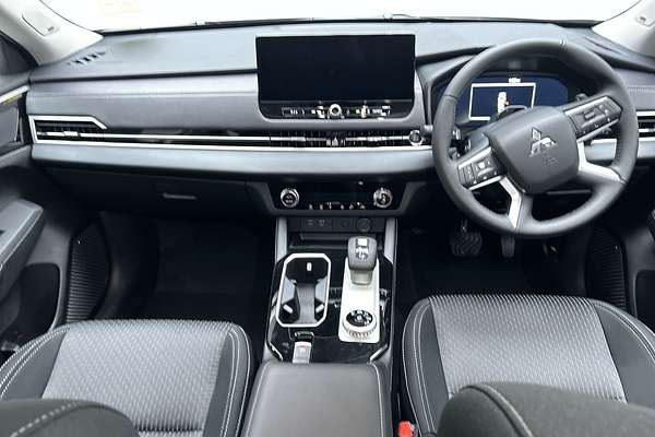 2025 Mitsubishi Outlander LS ZM thumb-19