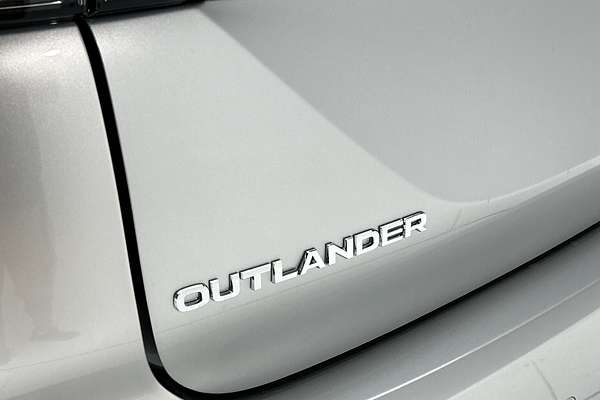 2025 Mitsubishi Outlander LS ZM thumb-21