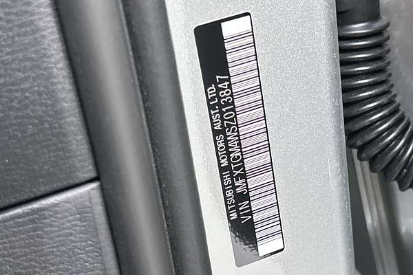 2025 Mitsubishi Outlander LS ZM thumb-23